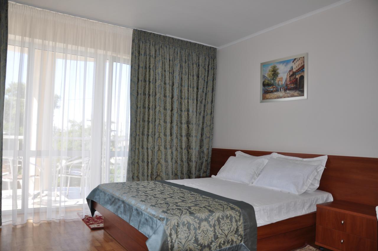 Pharaon De Lux Hotel Zatoka Exterior photo